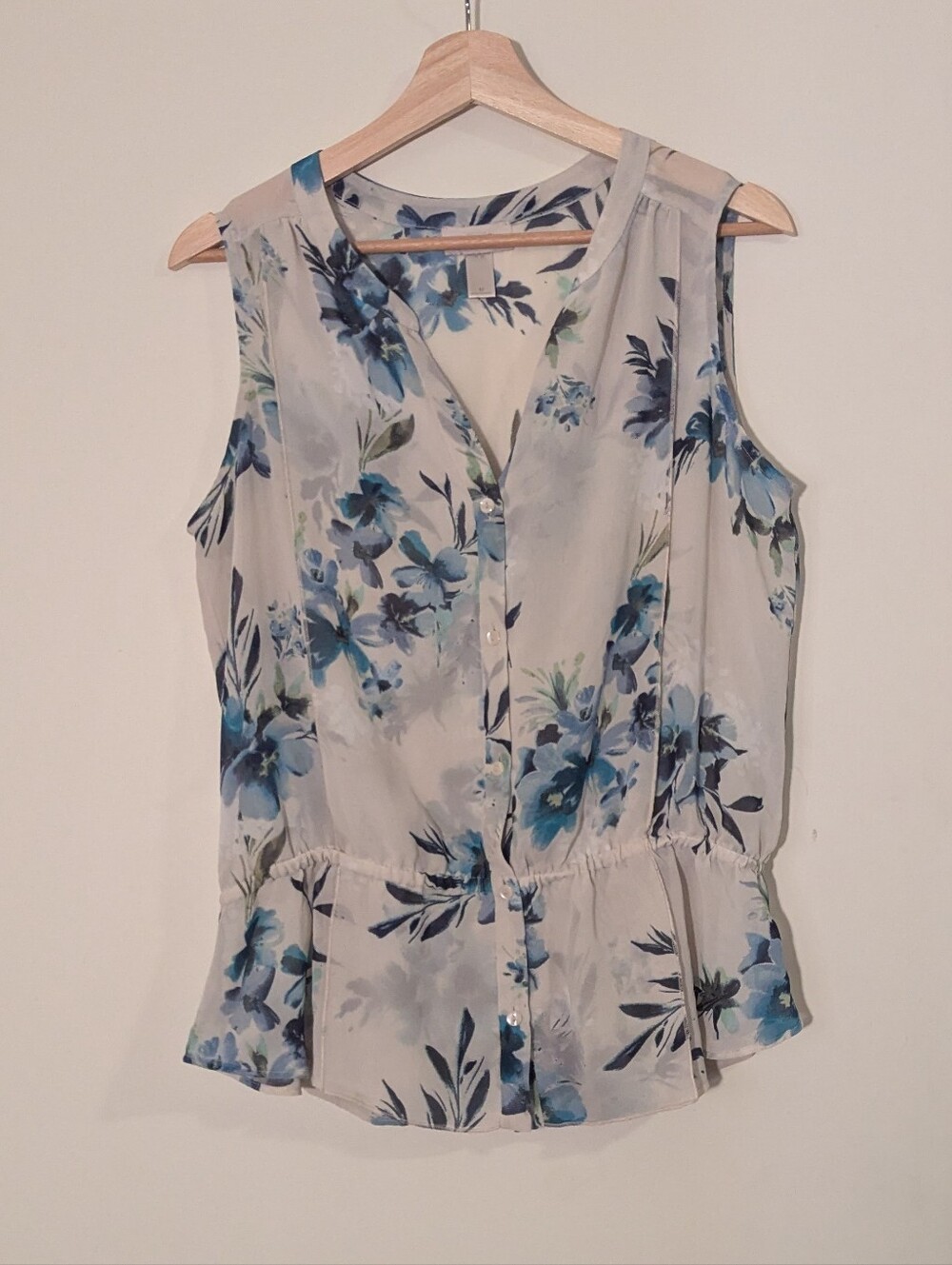 LOFT Light Blue Floral Sleeveless Button Front Camisole, M